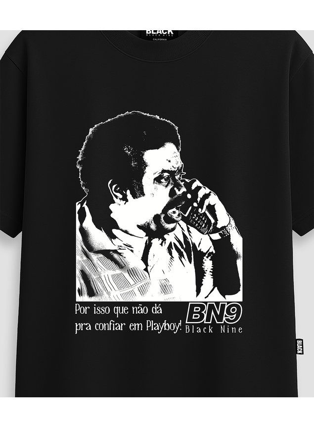 Camiseta Oficial Não Confio Em Playboy - Preta