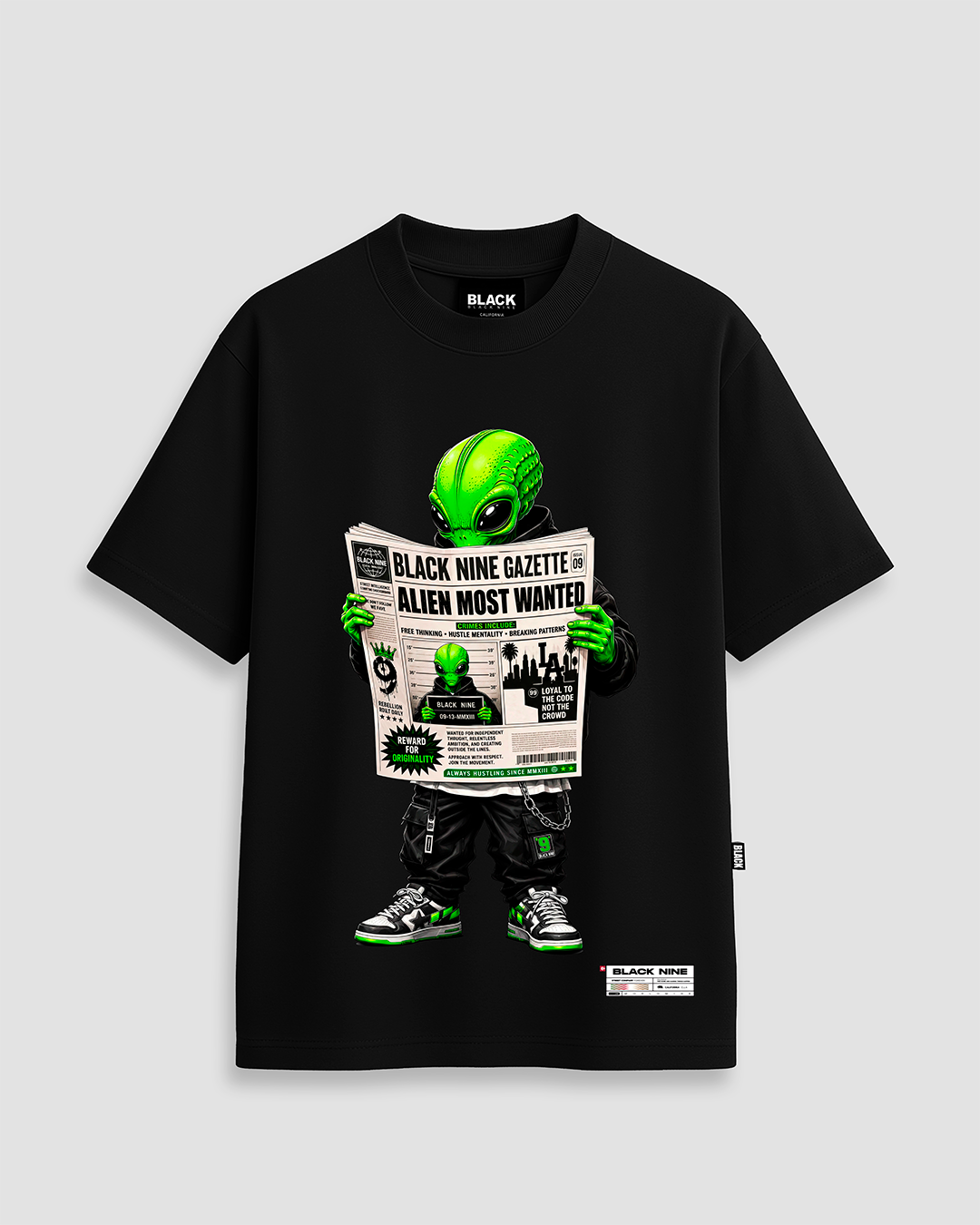 Camiseta Oversized Streetwear Wanted Alien - Preta